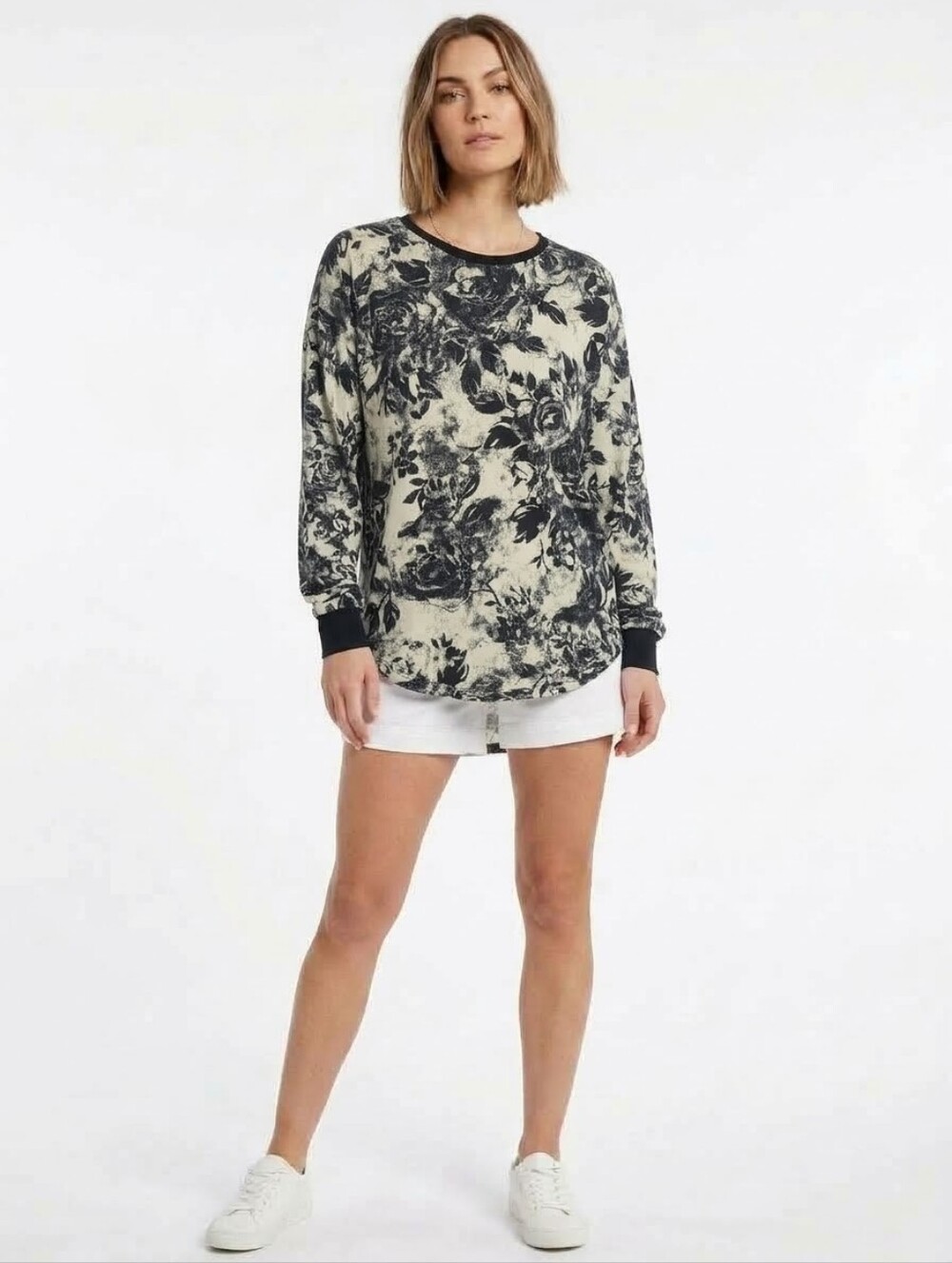 Floral Crewneck Long Sleeve Shirt in Black and Cream -Women's Up To Size 3XL NWT